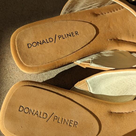 Donald Pliner - 6.5W - Kent Leather Thong - Used EXCELLENT Condition - Picture 4 of 7